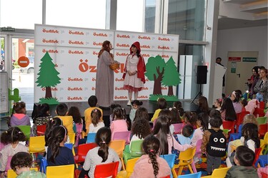 Özdilek Eskişehir'de Kırmızı Başlıklı Kız Çocuk Tiyatrosu