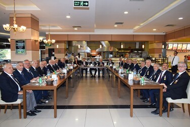 Özdilek Eskişehir'de Gazilere Anlamlı Yemek