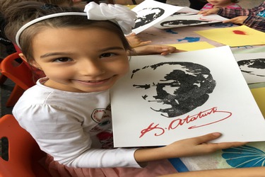 Özdilek İzmir'de Atatürk'ü Anma Gününe Özel Etkinlik