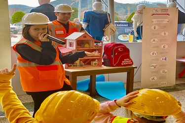 Özdilek İzmir’den Deprem Eğitimi ve Deprem Çantası Hazırlama Atölyesi