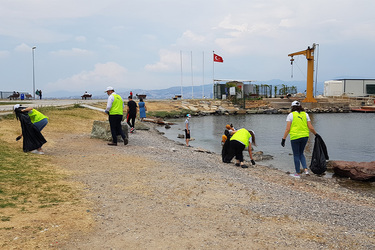 Özdilek İzmir'den Çevre Duyarlılığı