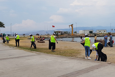 Özdilek İzmir'den Çevre Duyarlılığı