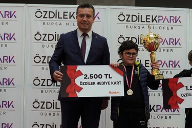 Satranç Şampiyonları ÖzdilekPark Bursa Nilüfer’de Kıyasıya Yarıştı!