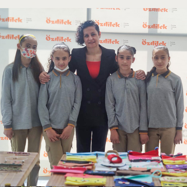 Köy Okulu Öğrencilerinin El Emeği Eserleri Özdilek Afyonkarahisar'da!