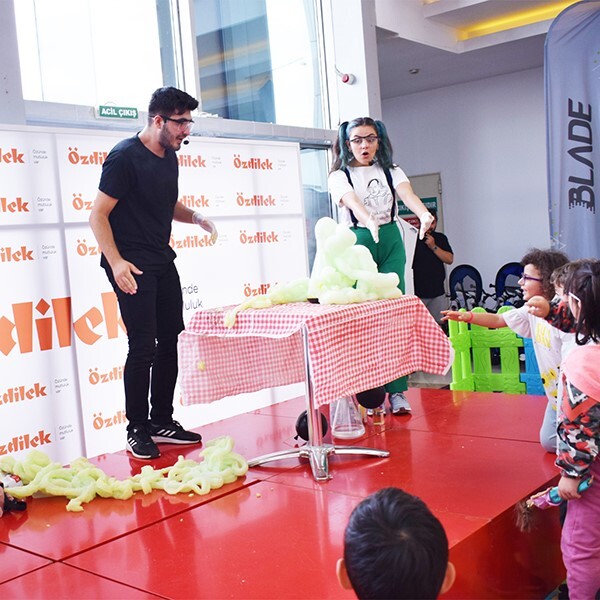 Özdilek Eskişehir'de Çılgın Profesör'ün Uzay Macerası