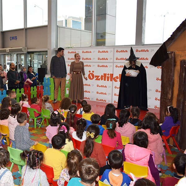 Özdilek Eskişehir’de Hansel ile Gretel Tiyatrosu 