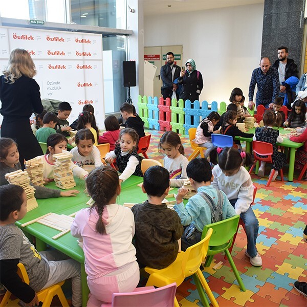 Çocuklar Hayallerini Özdilek Eskişehir'de İnşa Etti