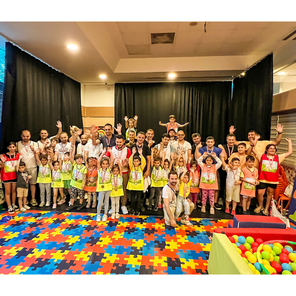 Babalar Gününde Çocuklar Özdilek İzmir'de Eğlendi
