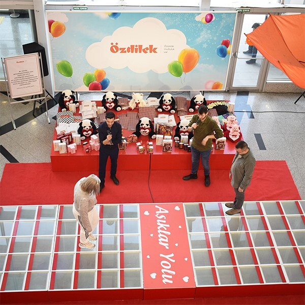 Dopdolu Sevgililer Günü Özdilek Eskişehir'de