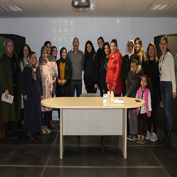 Özdilek Yalova'da Mutlu Gebe Okulu