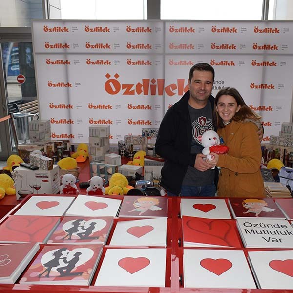 Sevgililer, Aşkın Simgesini Özdilek Eskişehir’de Buldu 💖