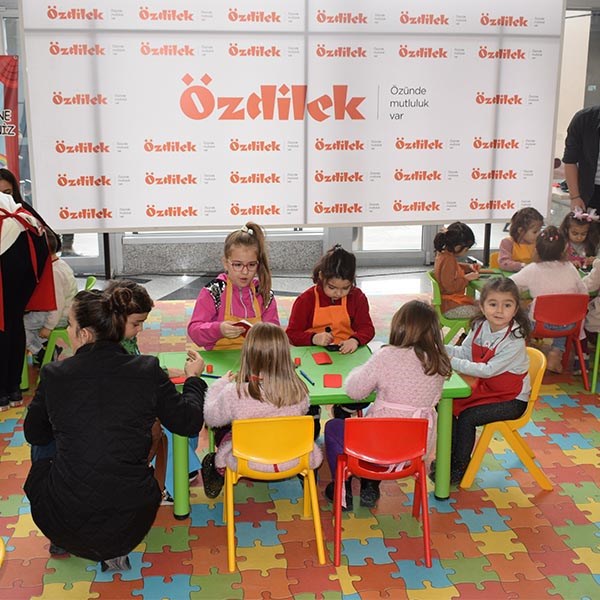 Özdilek Eskişehir’de Eğlenceli Kukla Atölyesi