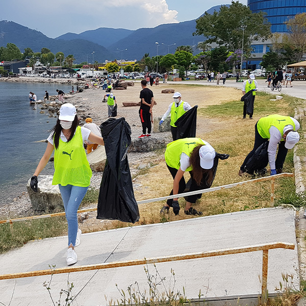 Özdilek İzmir'den Çevre Duyarlılığı