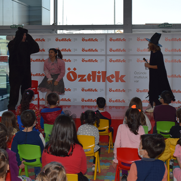 Özdilek Eskişehir'de Sihirli Orman Tiyatrosu