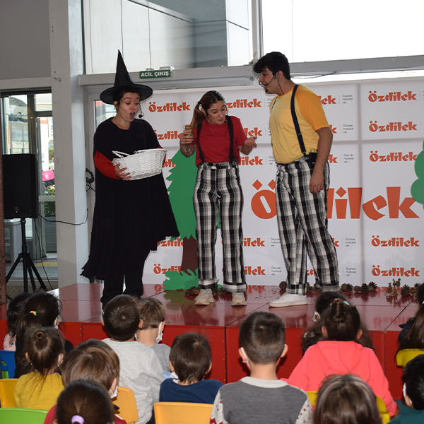 Özdilek Eskişehir’de  Hansel ile Gratel Tiyatrosu